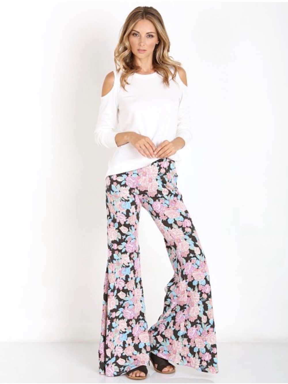 Show Me Your MuMu EUC Fiesta Flare Pants Bundle of Blooms